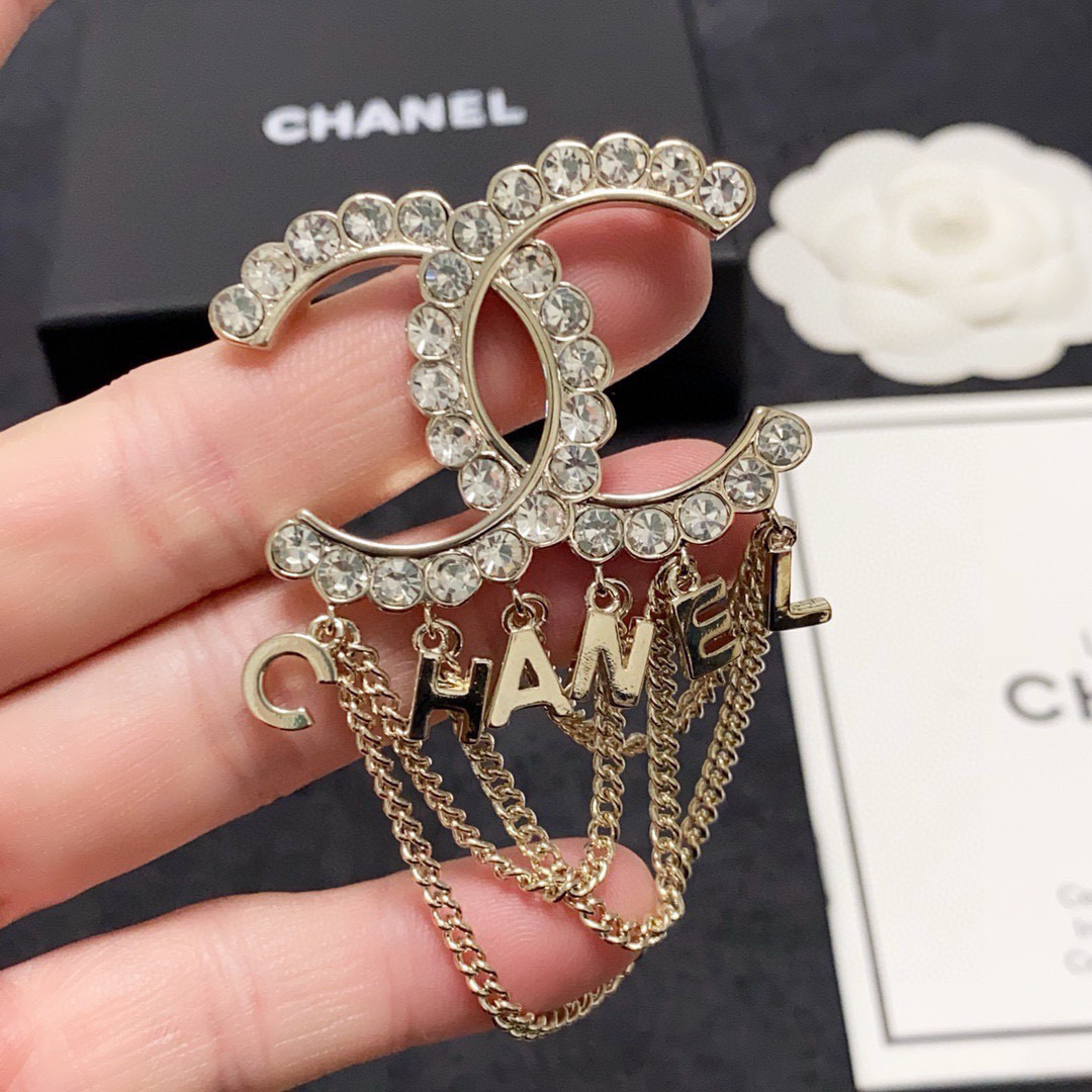 Brooch - view 8