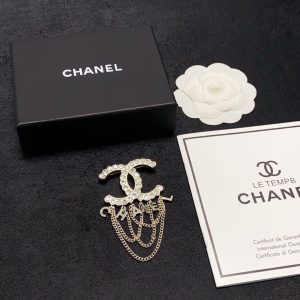 Brooch - view 9
