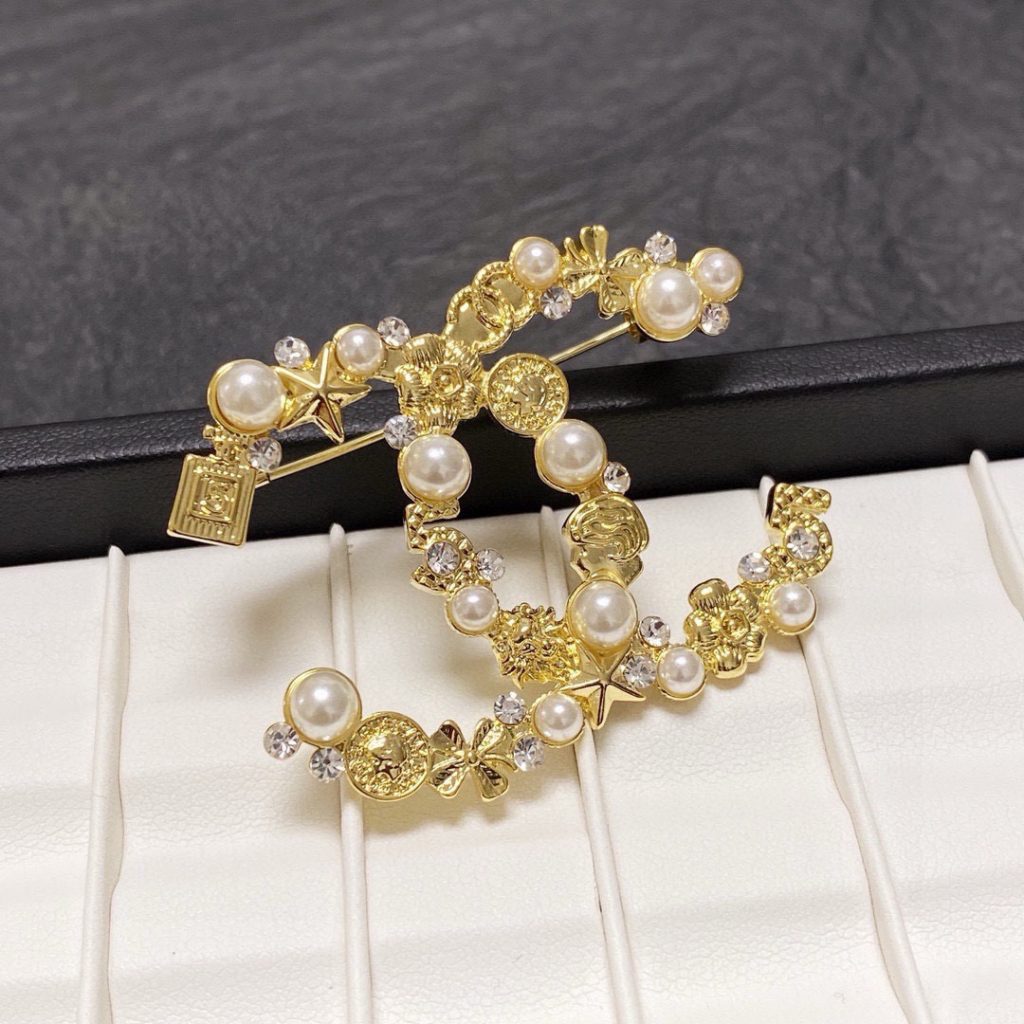 Brooch - view 1