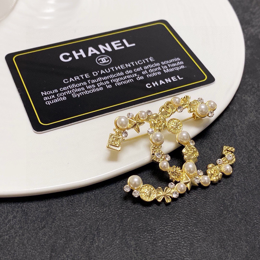 Brooch - view 4