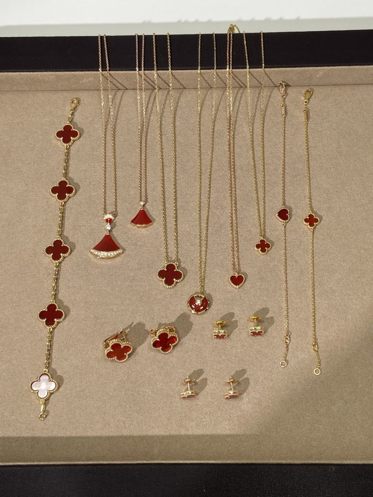 Van Cleef & Arpels Jewelry - view 1