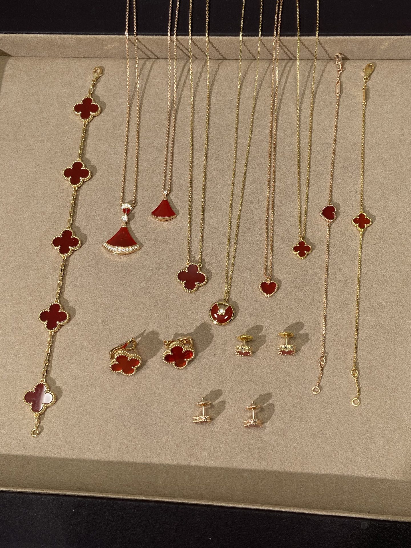 Van Cleef & Arpels Jewelry - view 2