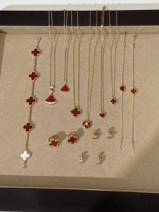 Van Cleef & Arpels Jewelry - view 3