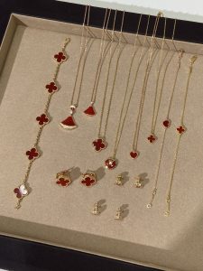 Van Cleef & Arpels Jewelry - view 6