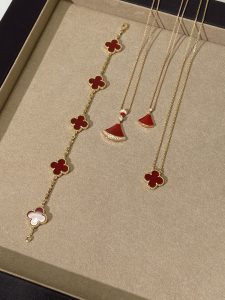 Van Cleef & Arpels Jewelry - view 7