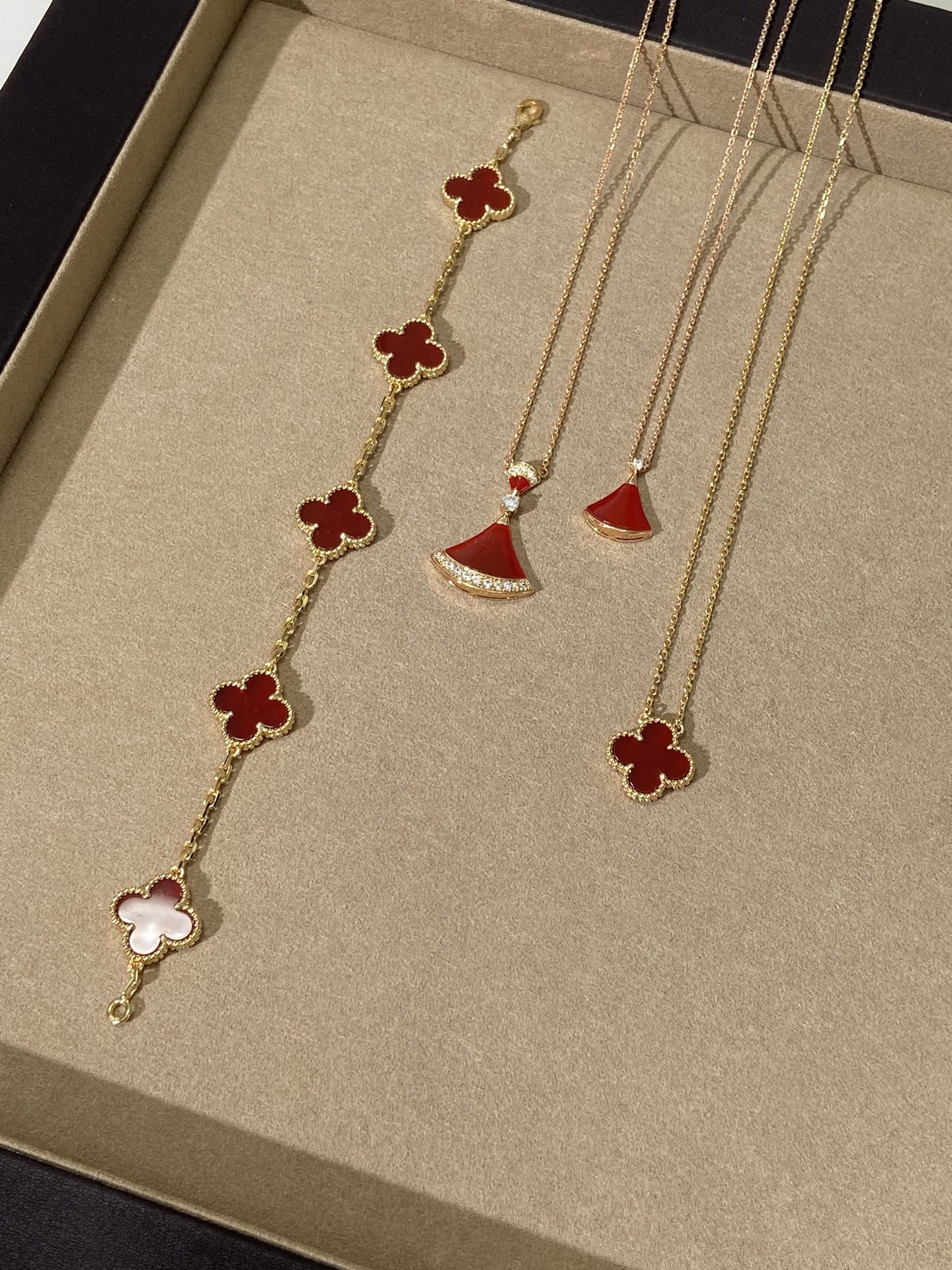 Van Cleef & Arpels Jewelry - view 7