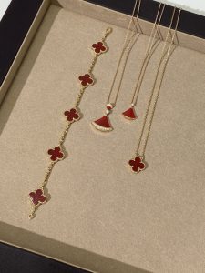Van Cleef & Arpels Jewelry - view 8