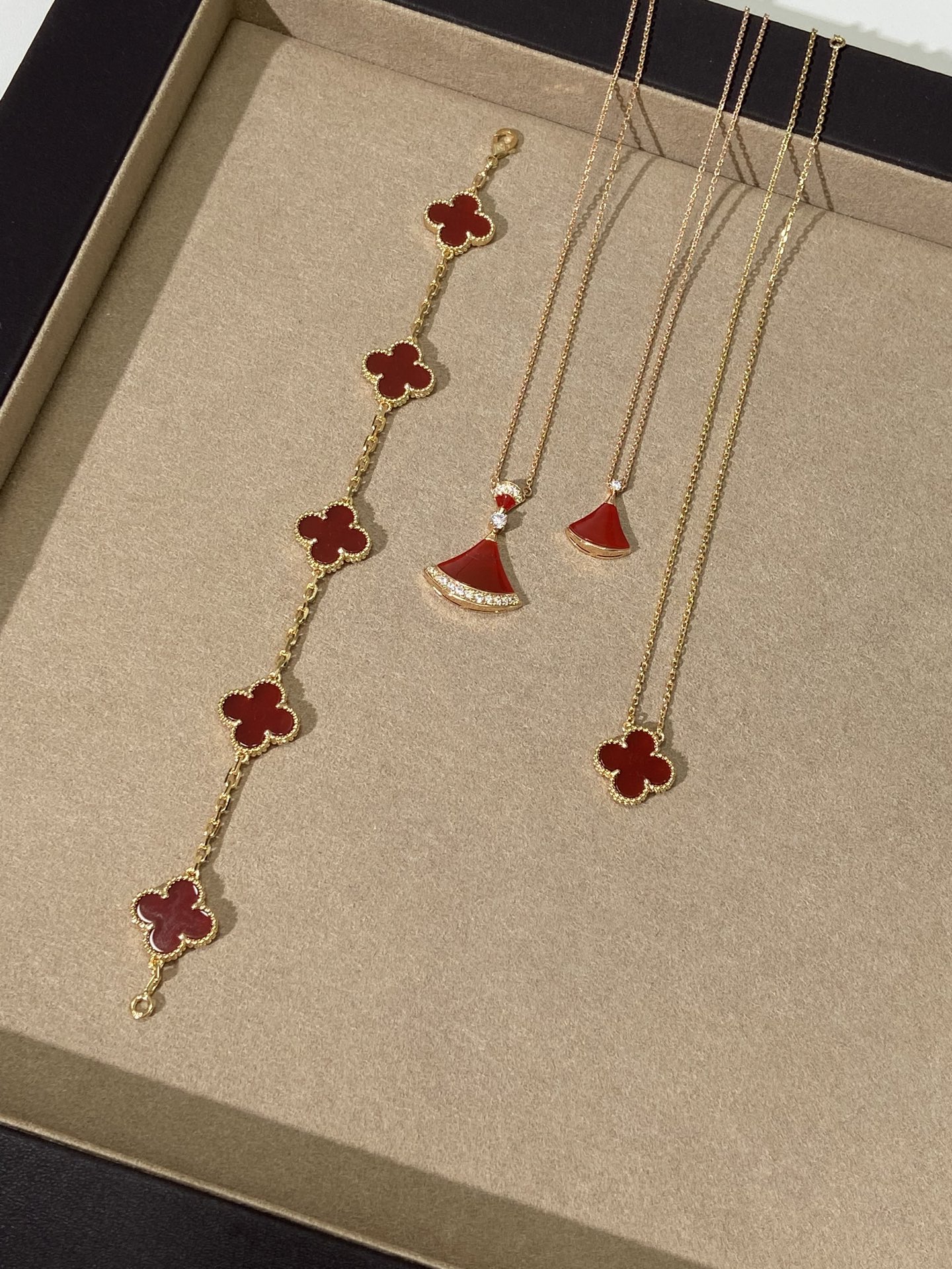 Van Cleef & Arpels Jewelry - view 8