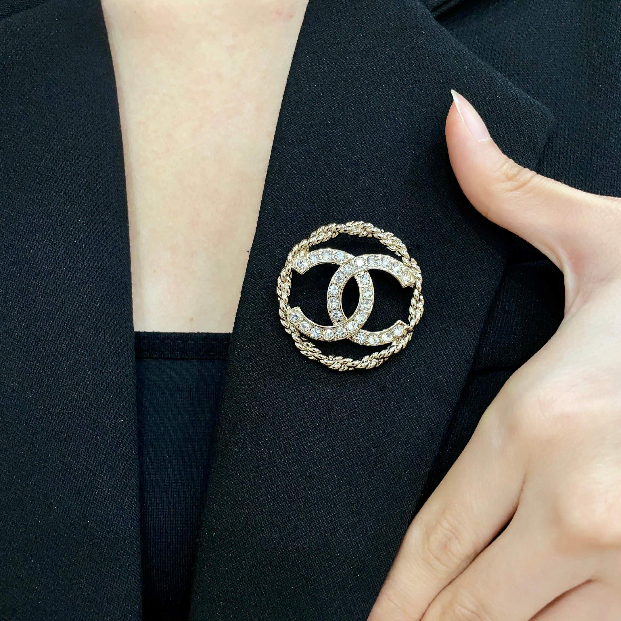 Brooch - view 1