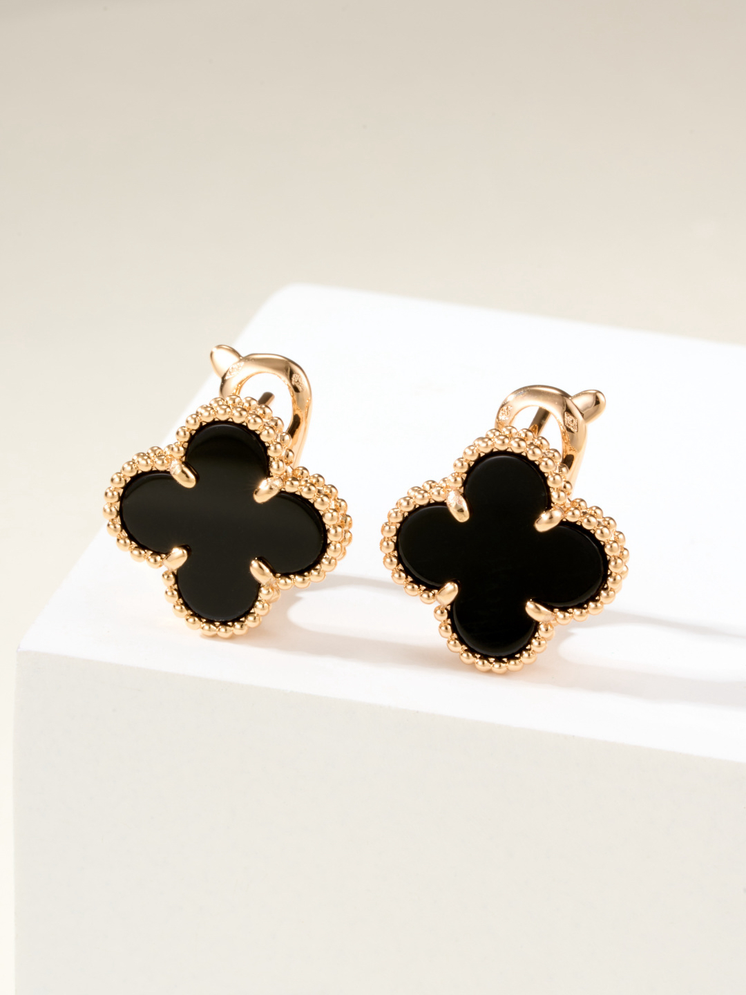 Jewelry - view 9