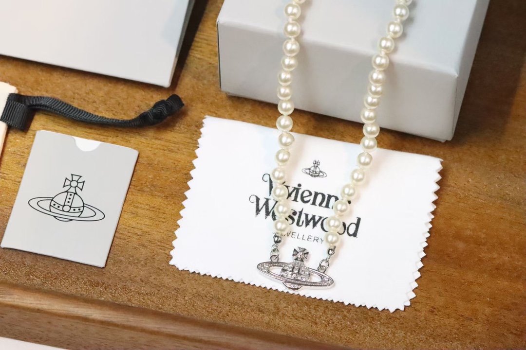 Vivienne Westwood Necklace - view 8