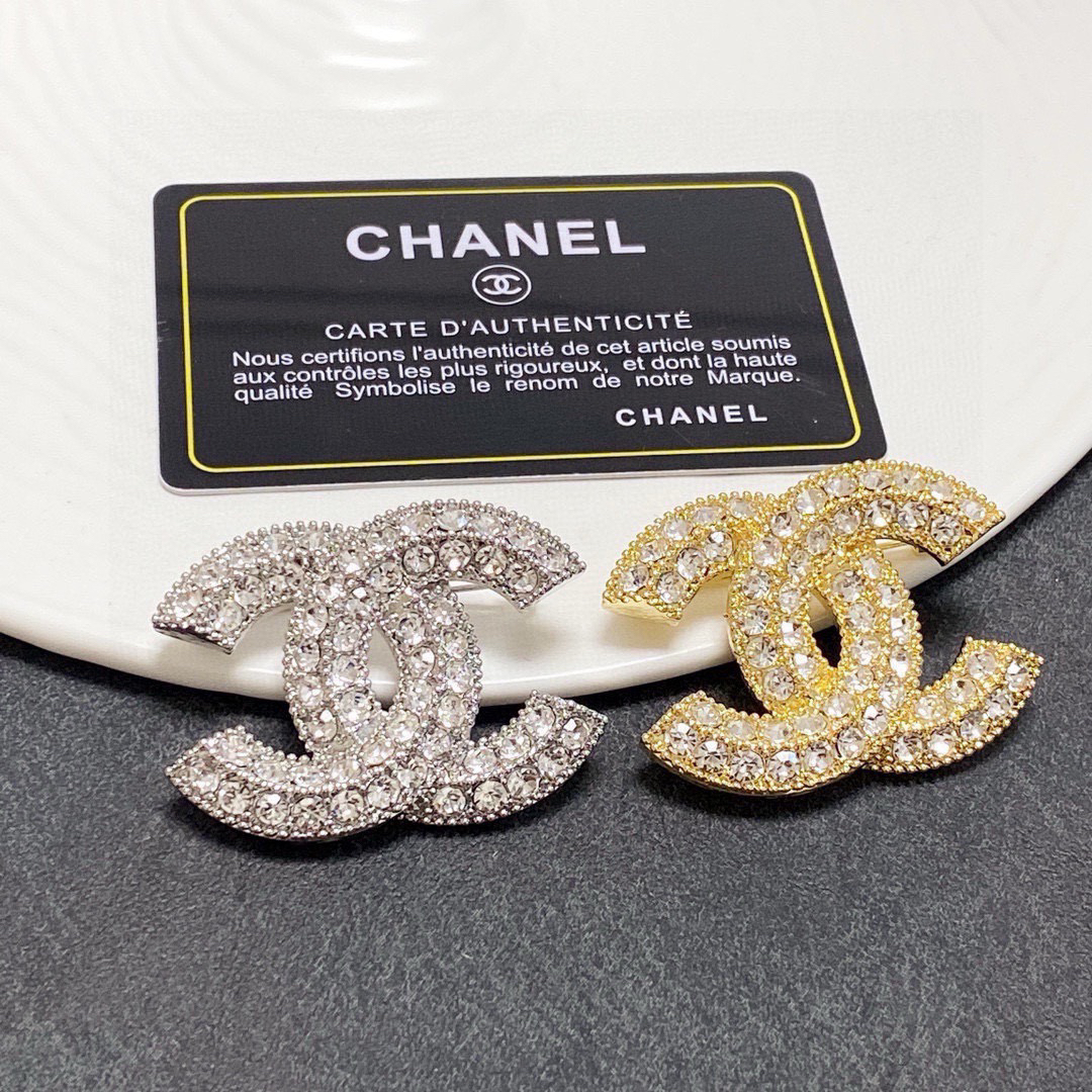 Brooch - view 1