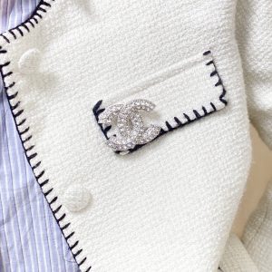 Brooch - view 2