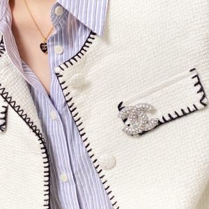 Brooch - view 6