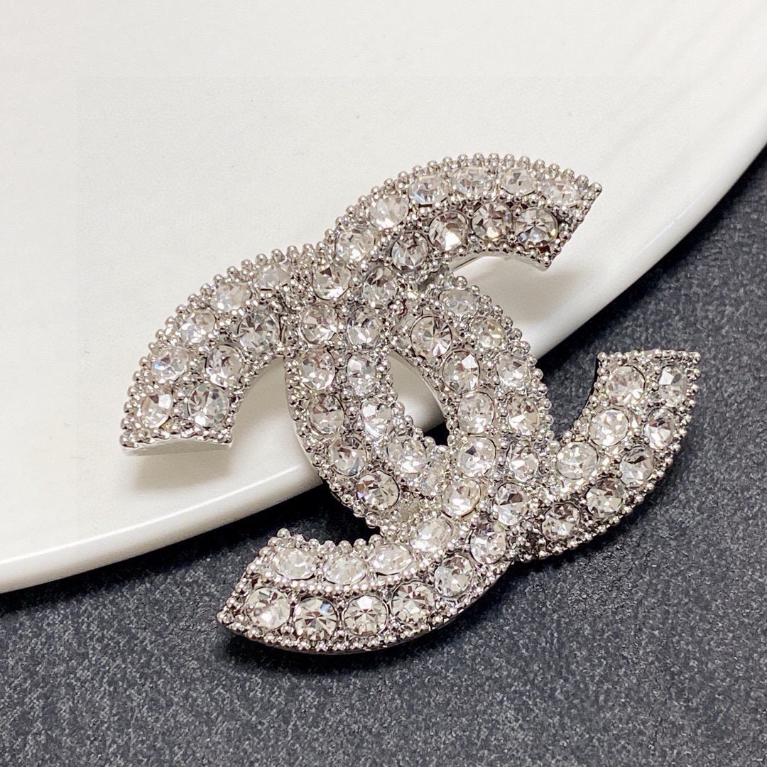 Brooch - view 7