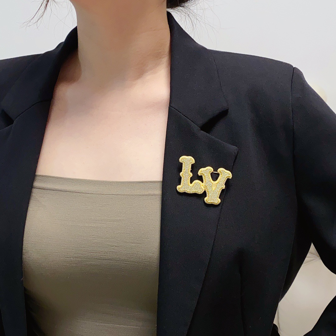 Brooch - view 2