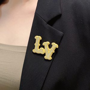 Brooch - view 3