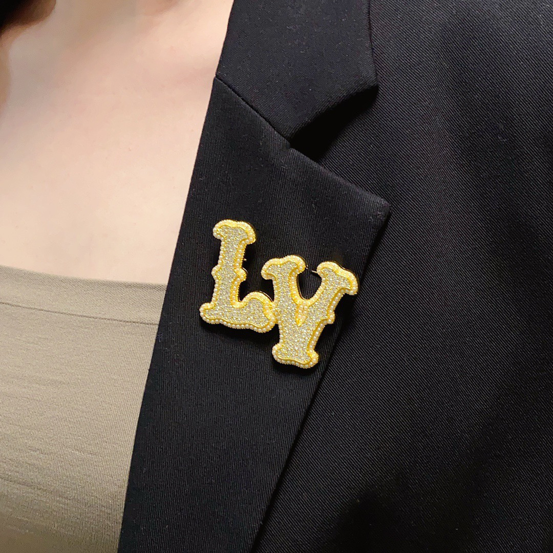 Brooch - view 3