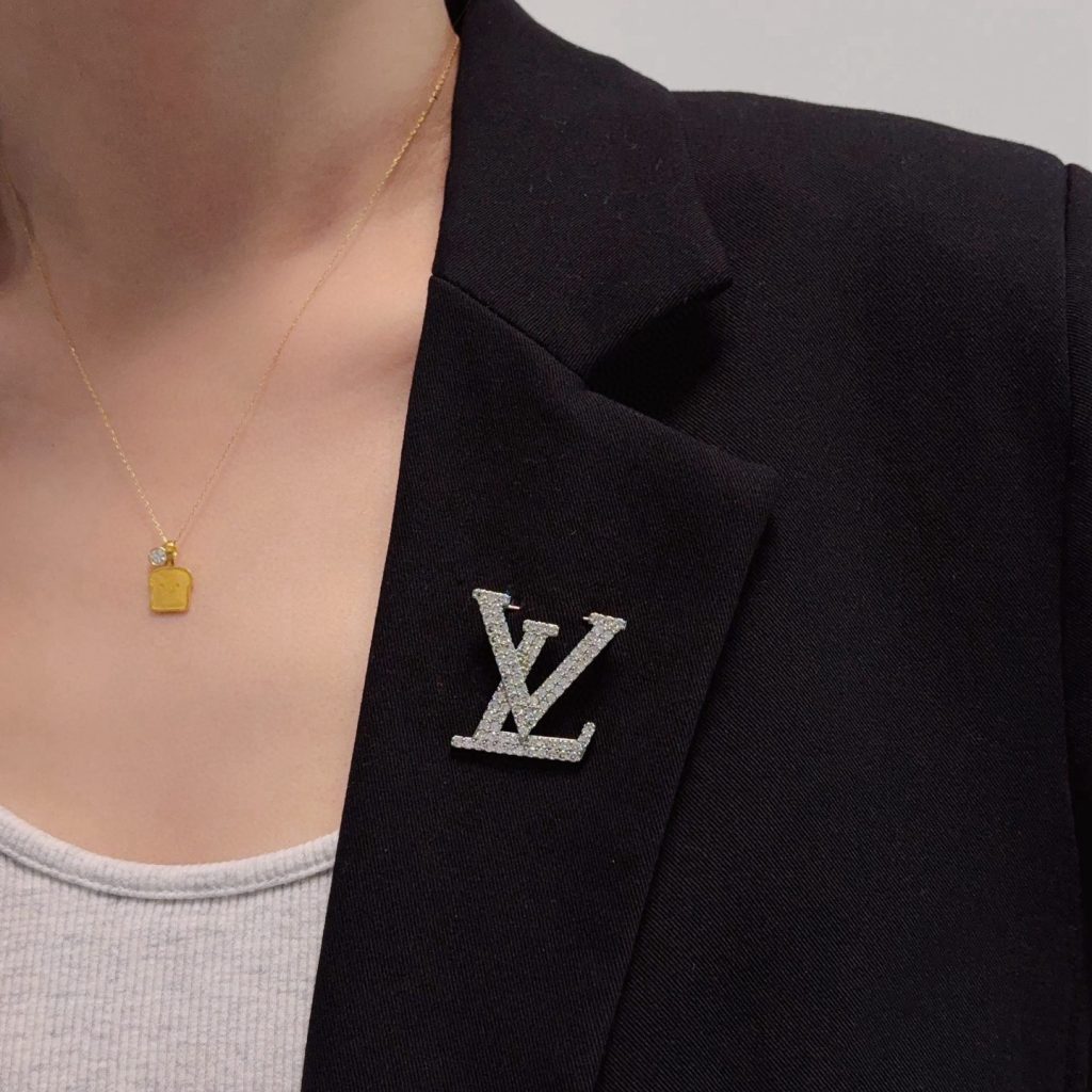 Louis Vuitton Brooch - view 1