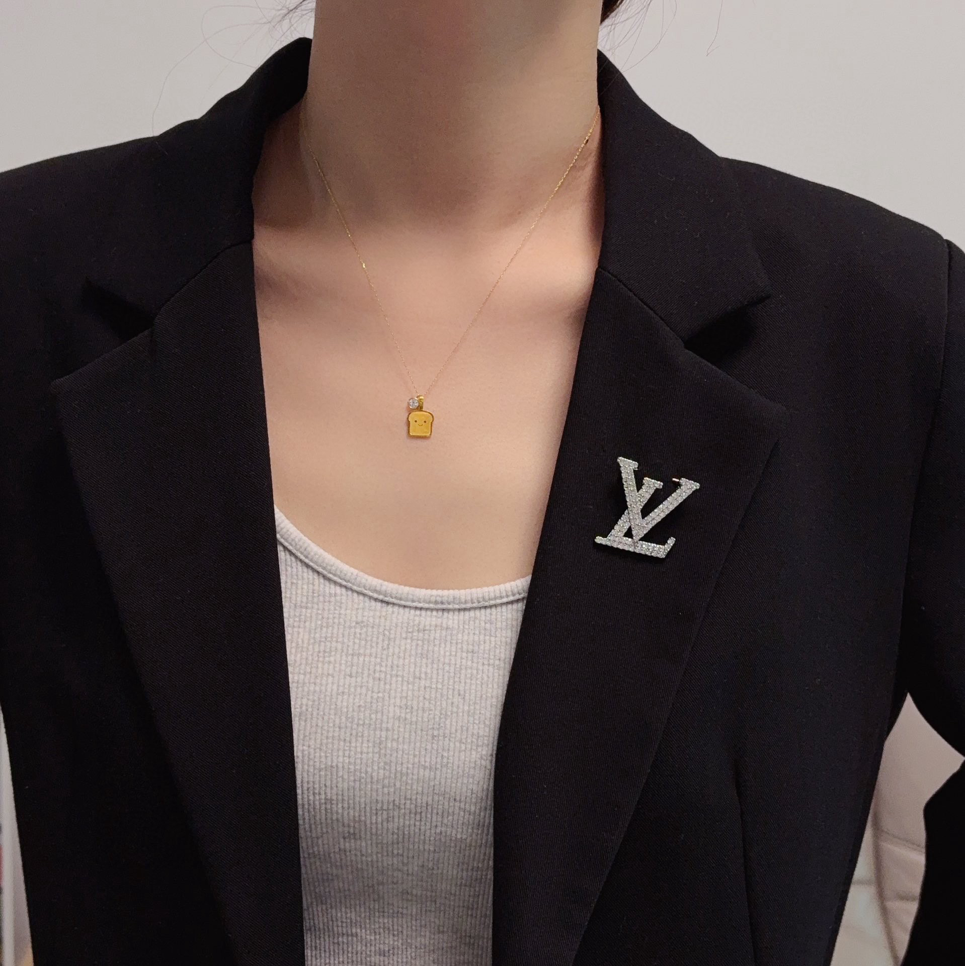 Louis Vuitton Brooch - view 2