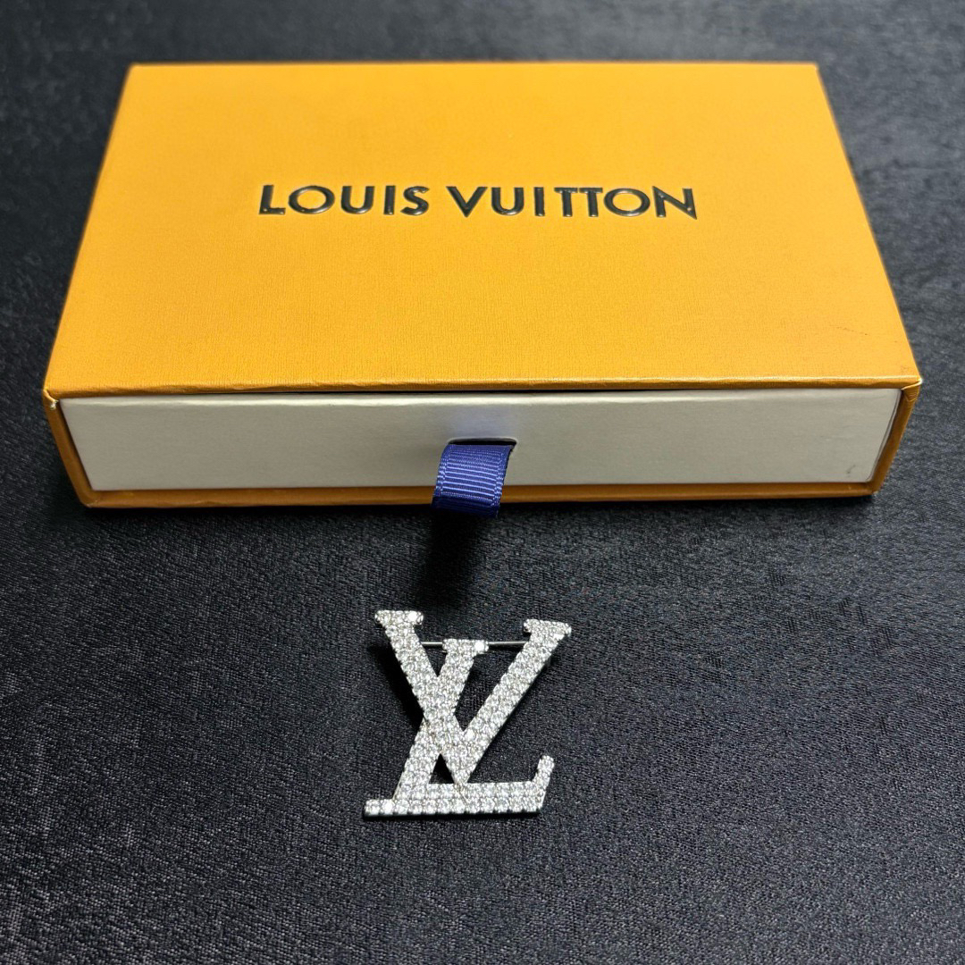 Louis Vuitton Brooch - view 9