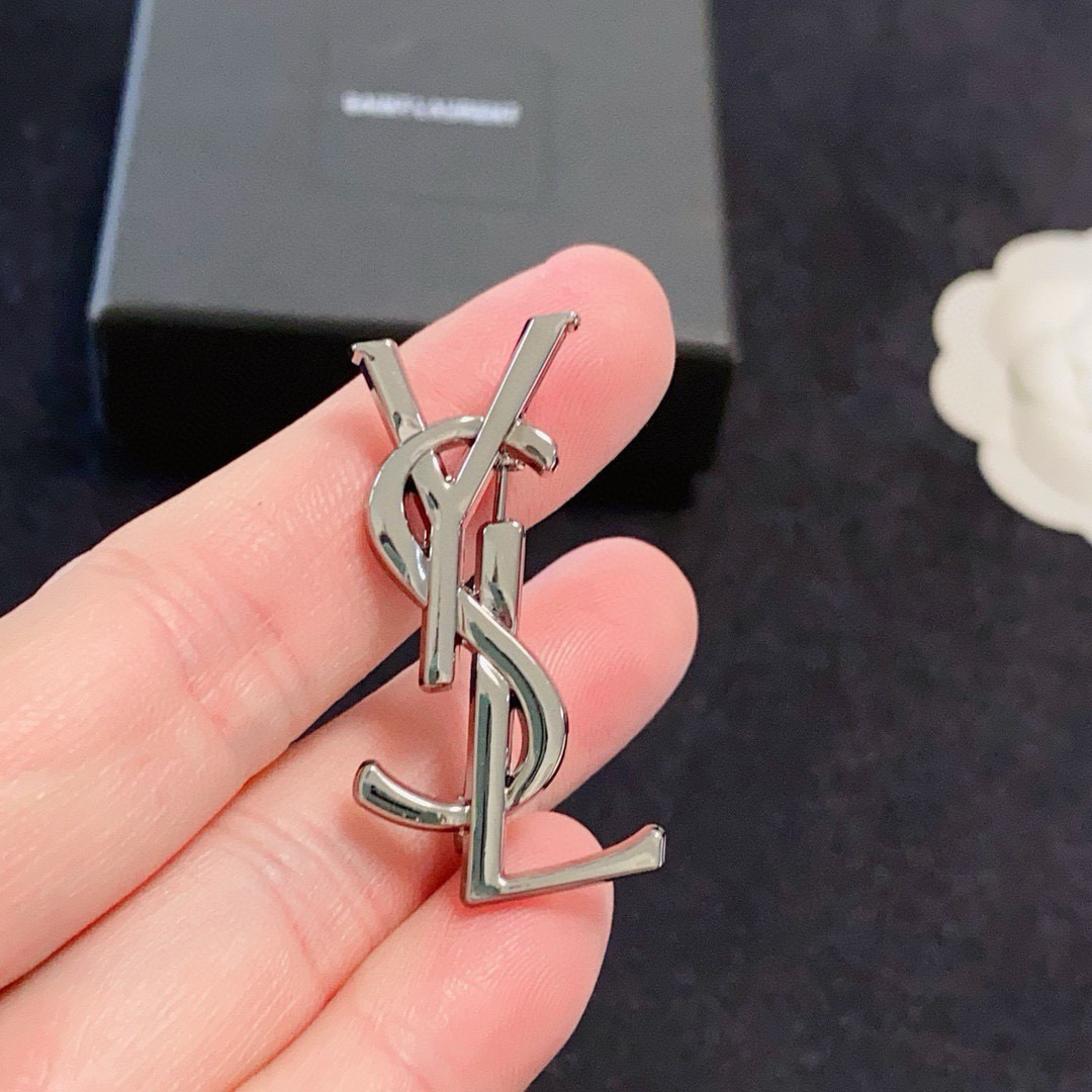Saint Laurent Brooch - view 8