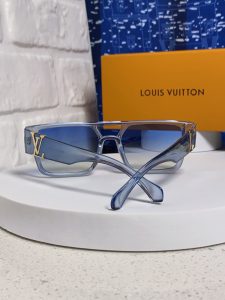 Louis Vuitton Sunglasses - view 3