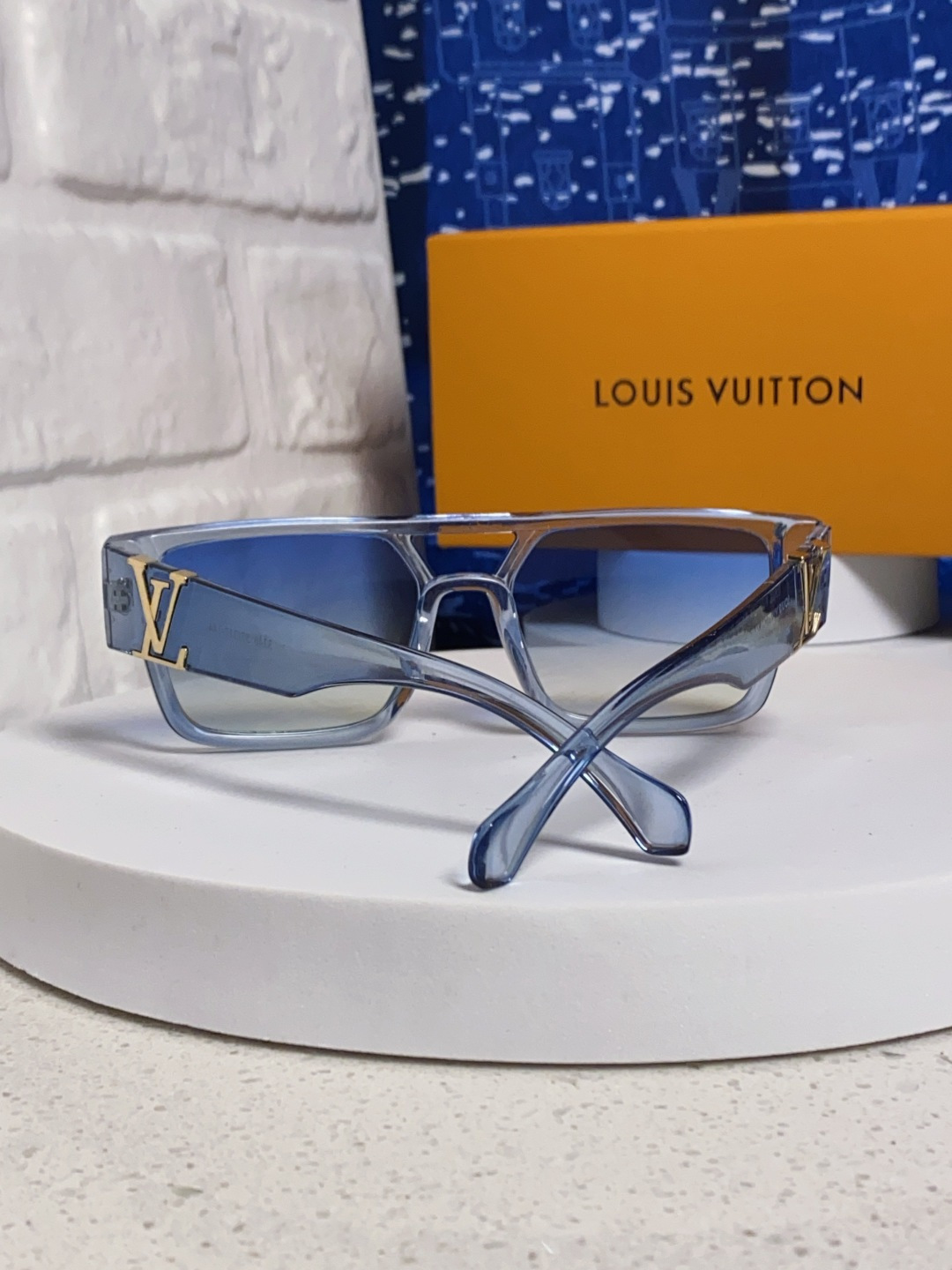 Louis Vuitton Sunglasses - view 3