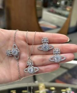 Vivienne Westwood Necklace - view 7