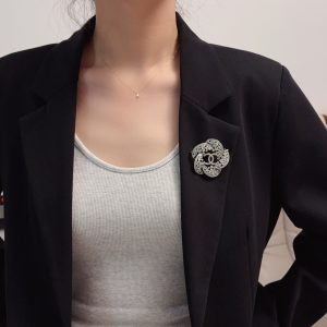 Brooch - view 2