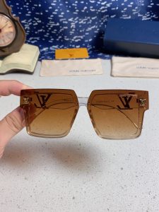 Louis Vuitton Sunglasses - view 4