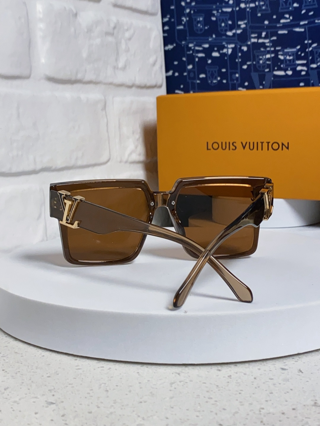 Louis Vuitton Sunglasses - view 3