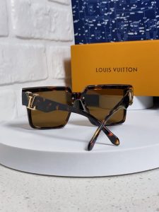 Louis Vuitton Sunglasses - view 3