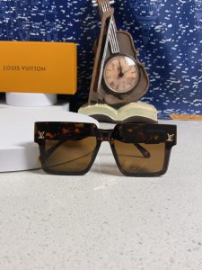 Louis Vuitton Sunglasses - view 9