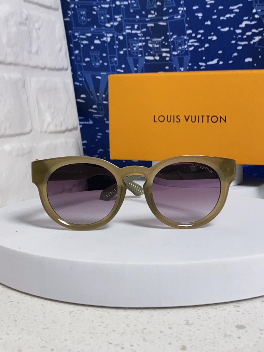 Louis Vuitton Sunglasses - view 2