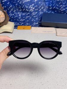 Louis Vuitton Sunglasses - view 4