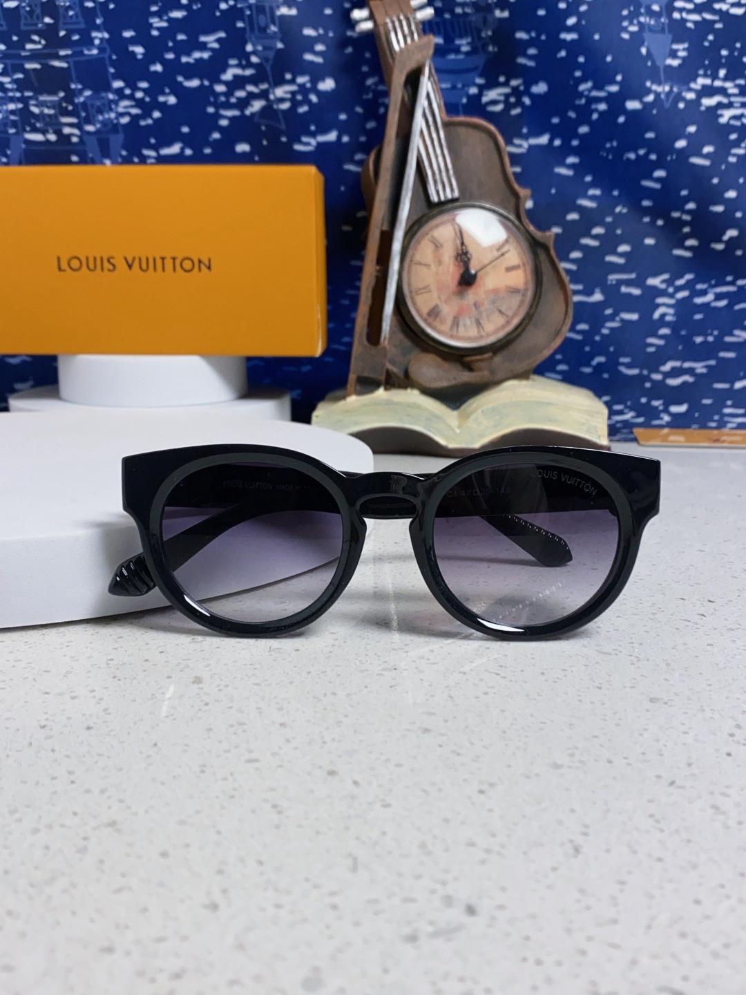 Louis Vuitton Sunglasses - view 9