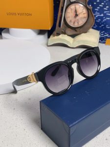 Louis Vuitton Sunglasses - view 10