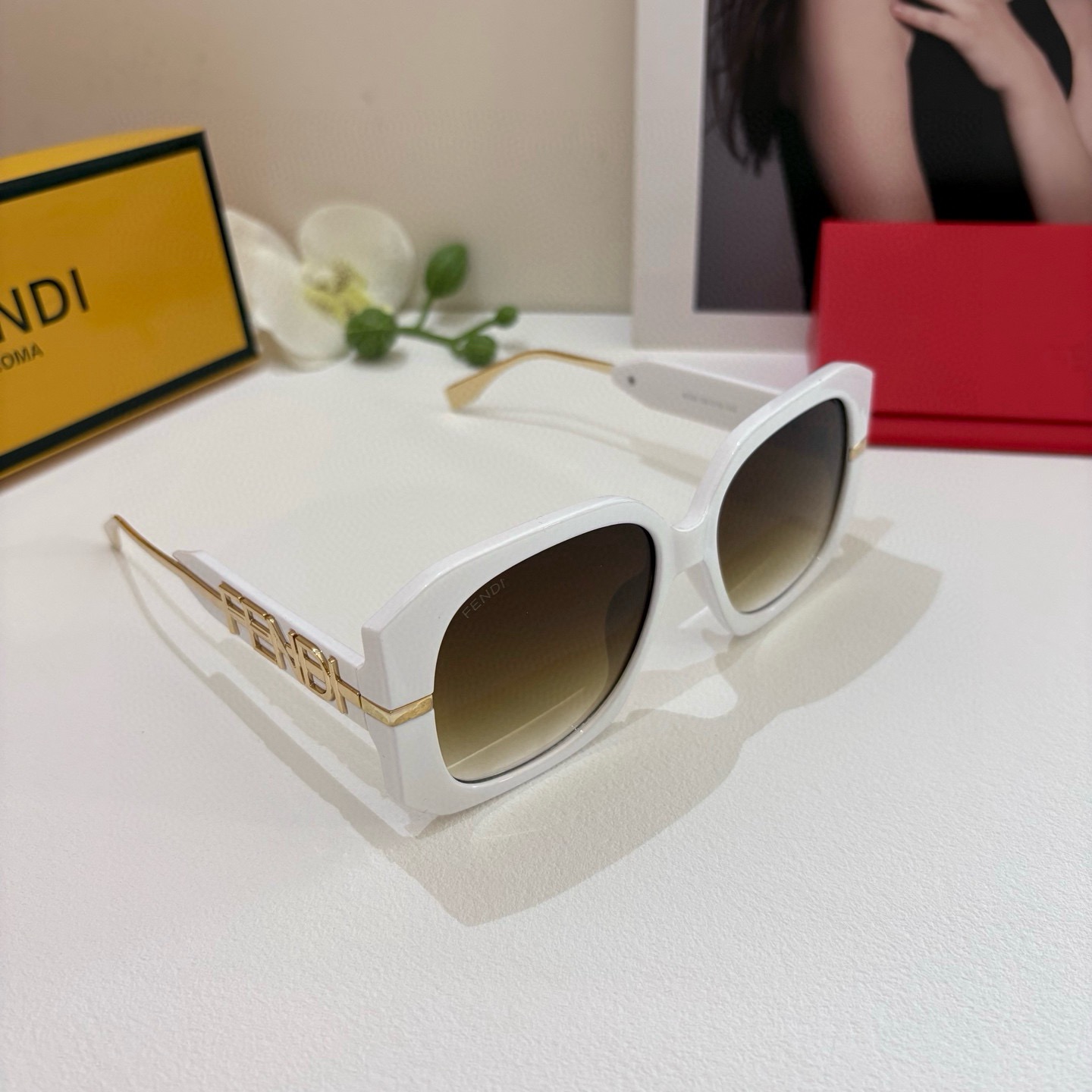 Fendi Sunglasses - view 3