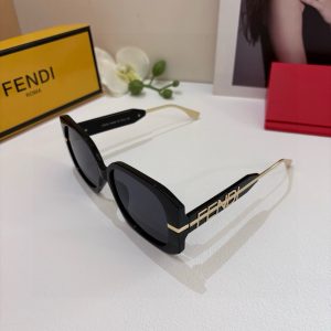 Fendi Sunglasses - view 3
