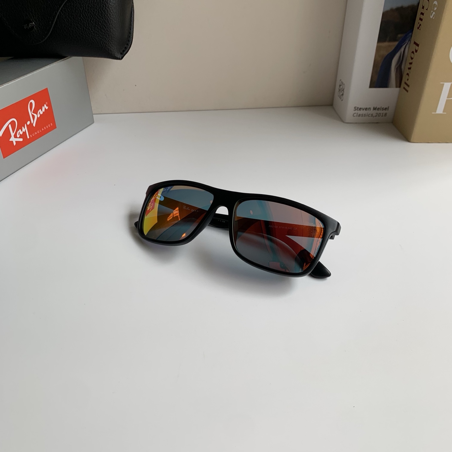 Sunglasses - view 4