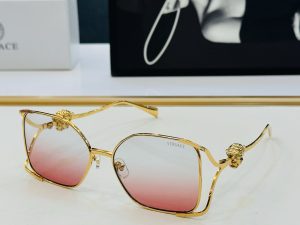 Gucci Sunglasses - view 5