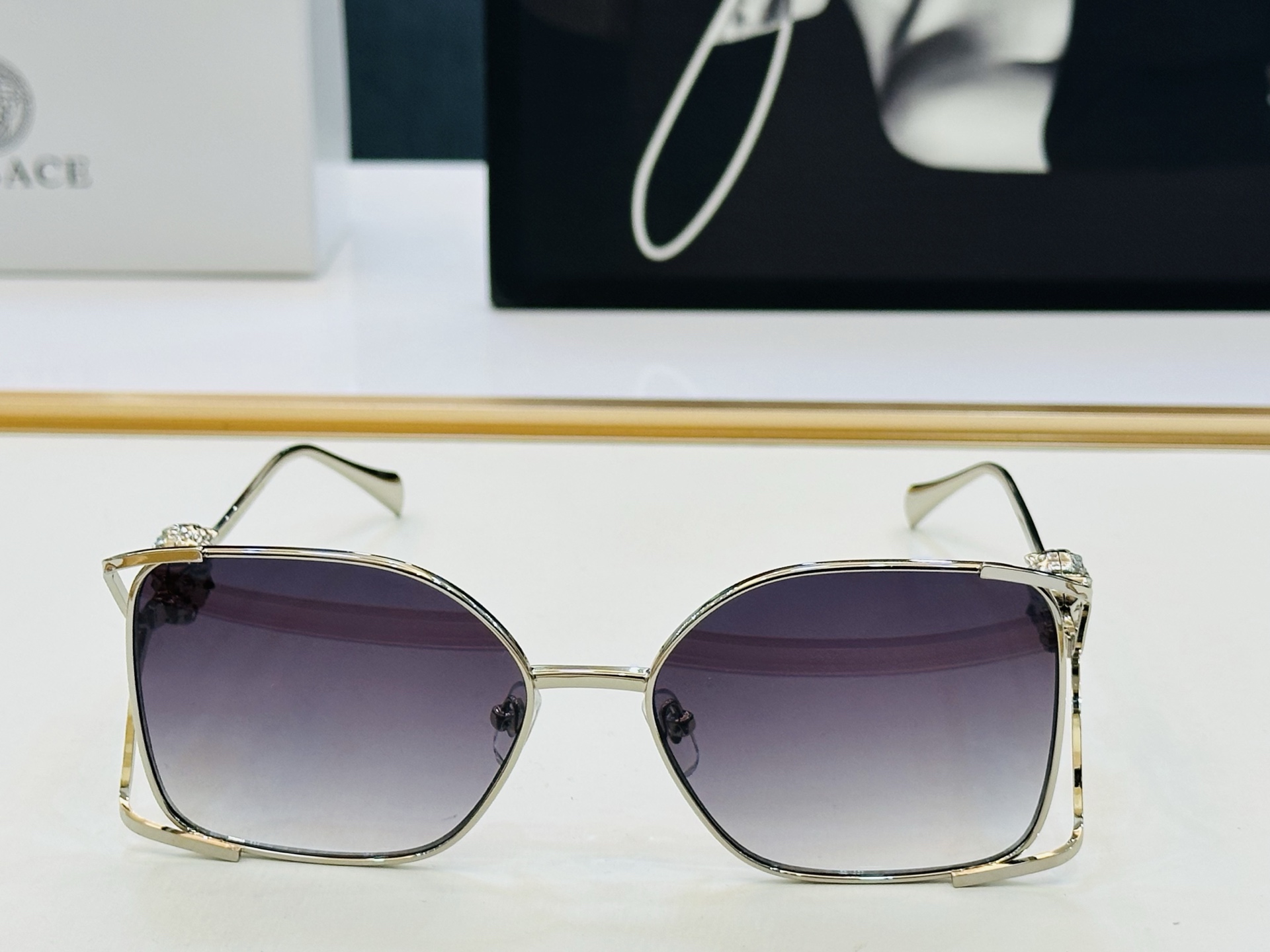 Gucci Sunglasses - view 8