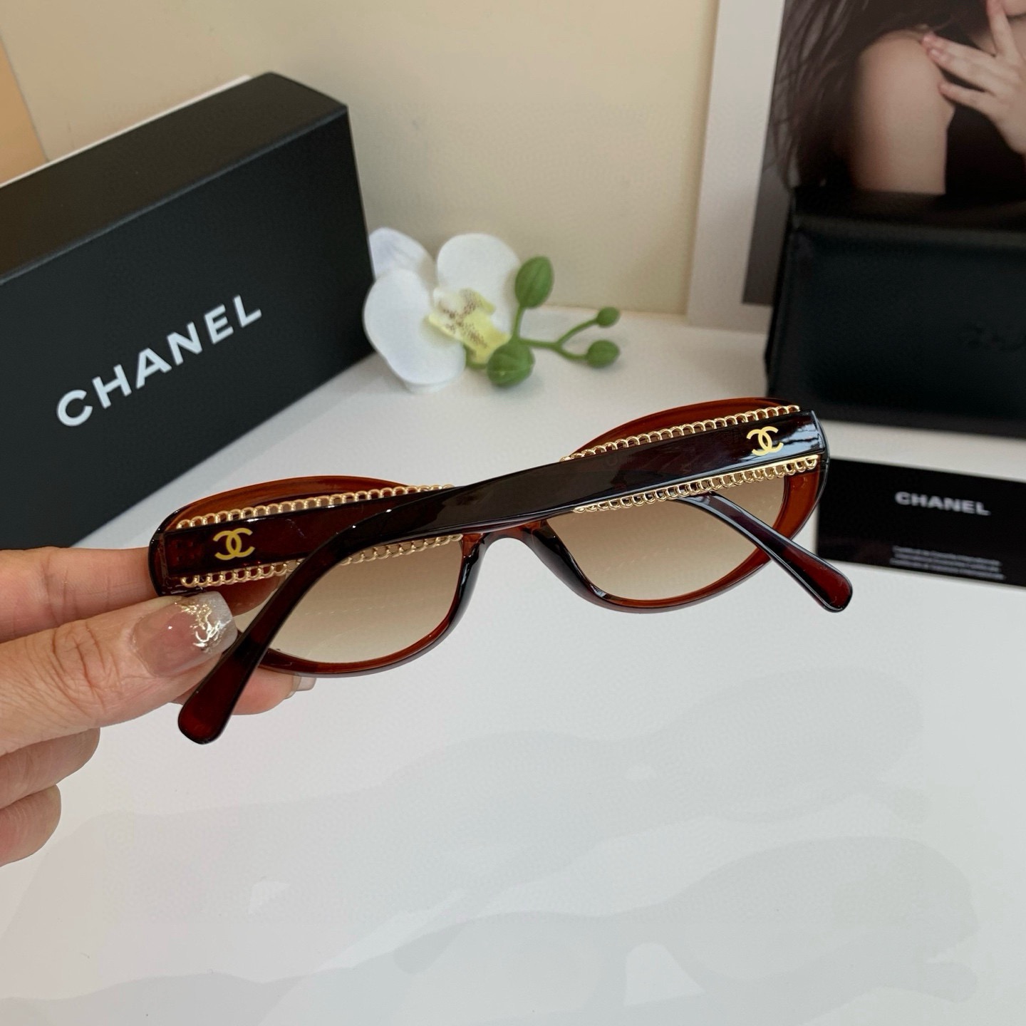 Sunglasses - view 4