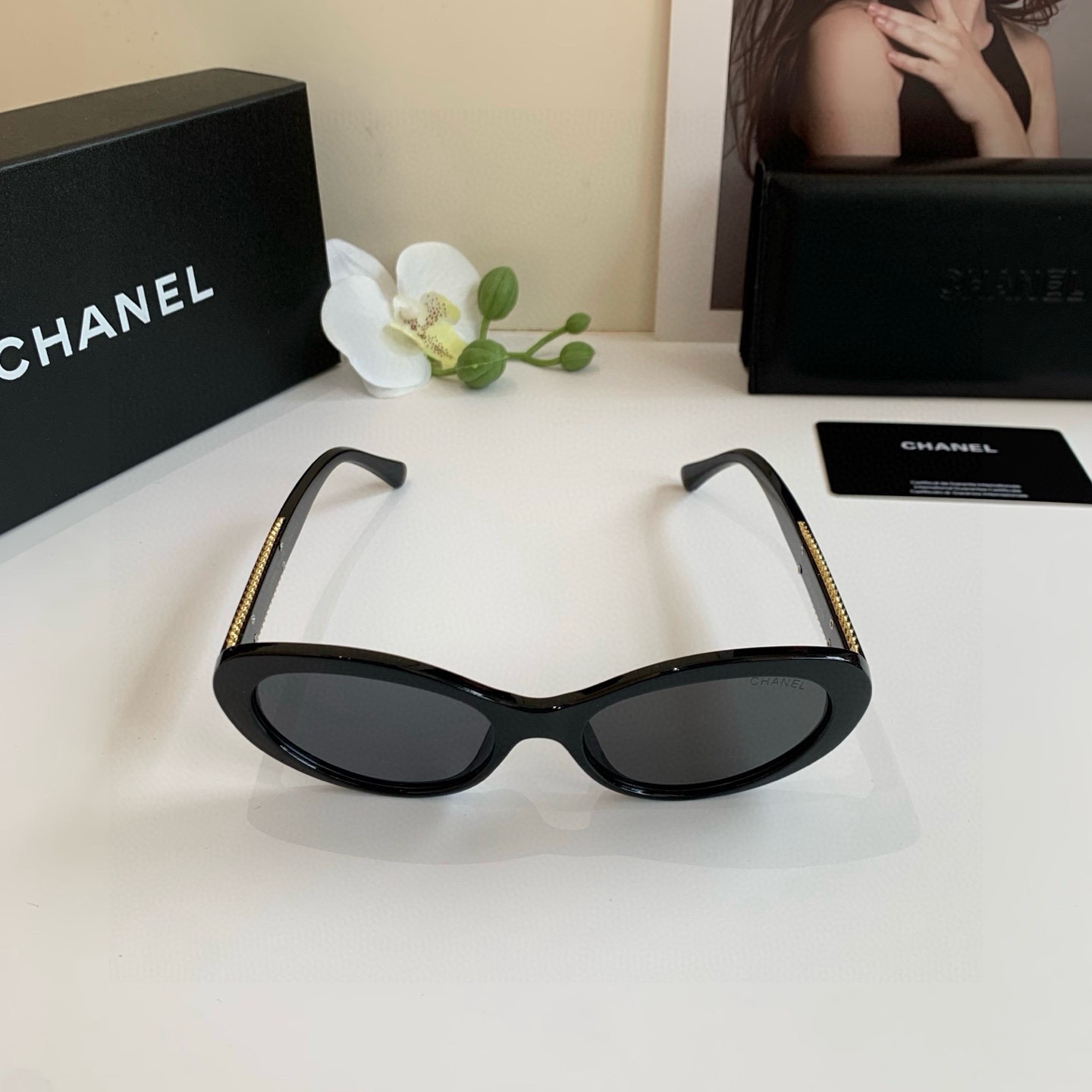 Sunglasses - view 4