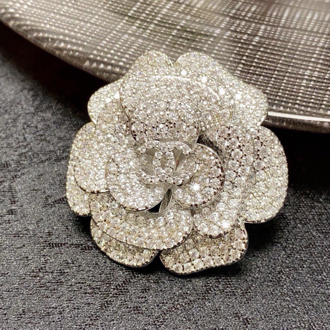 Brooch - view 7