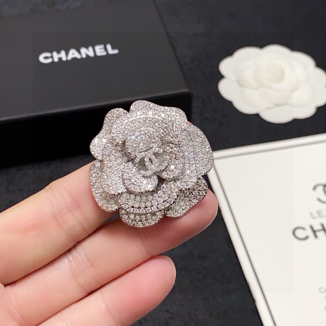 Brooch - view 8