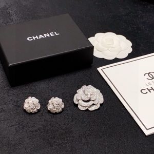 Brooch - view 9