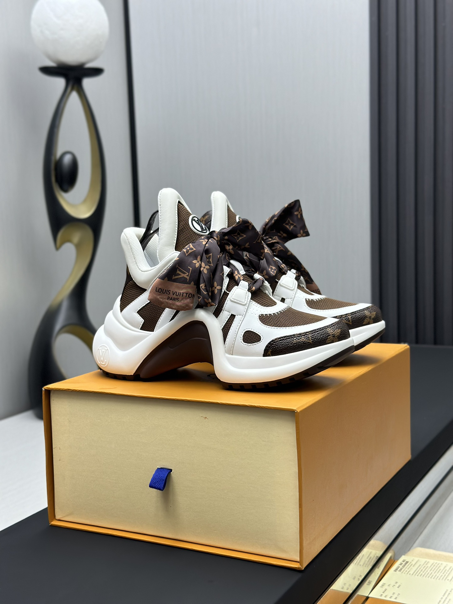 Sneakers - view 2