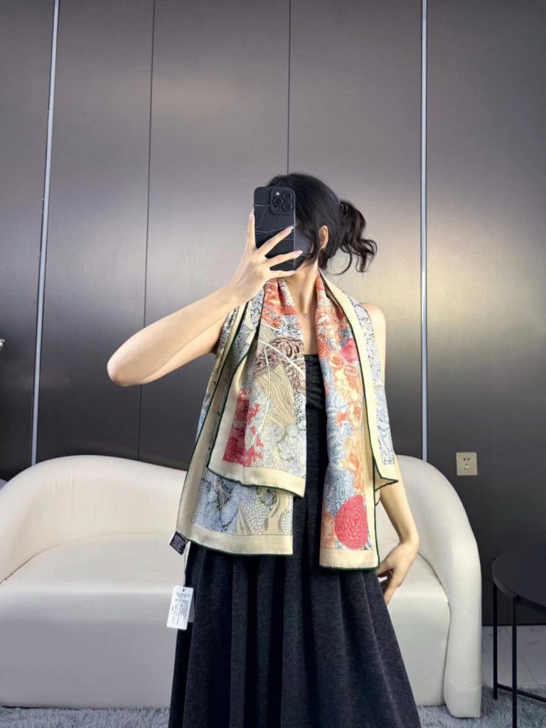 Hermès Scarf - view 1